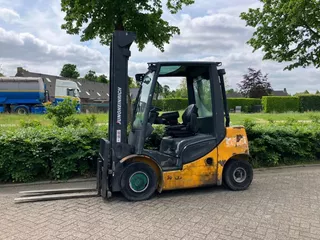 te koop 2x jungheinrich heftruck DFG 425s