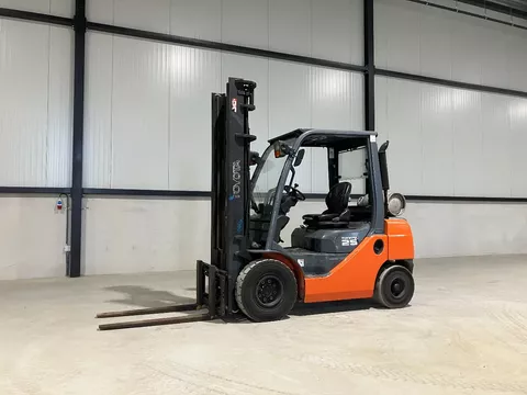 te koop toyota heftruck 02-8FG25