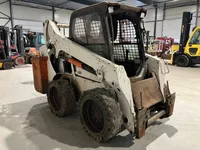 Bobcat S590 schranklader Foto