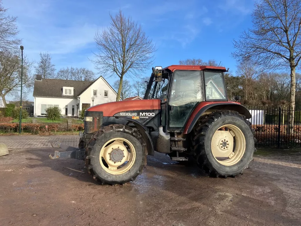Te koop new holland M100 tractor