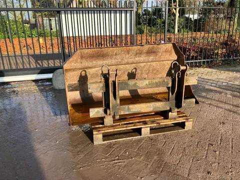 te koop schepbak en vorkenbord schaeff shovel