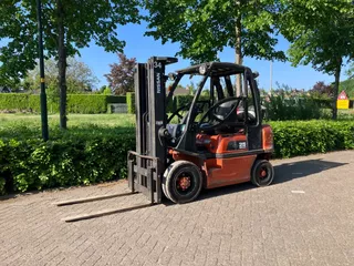 Nissan gas heftruck UD02A25PQ