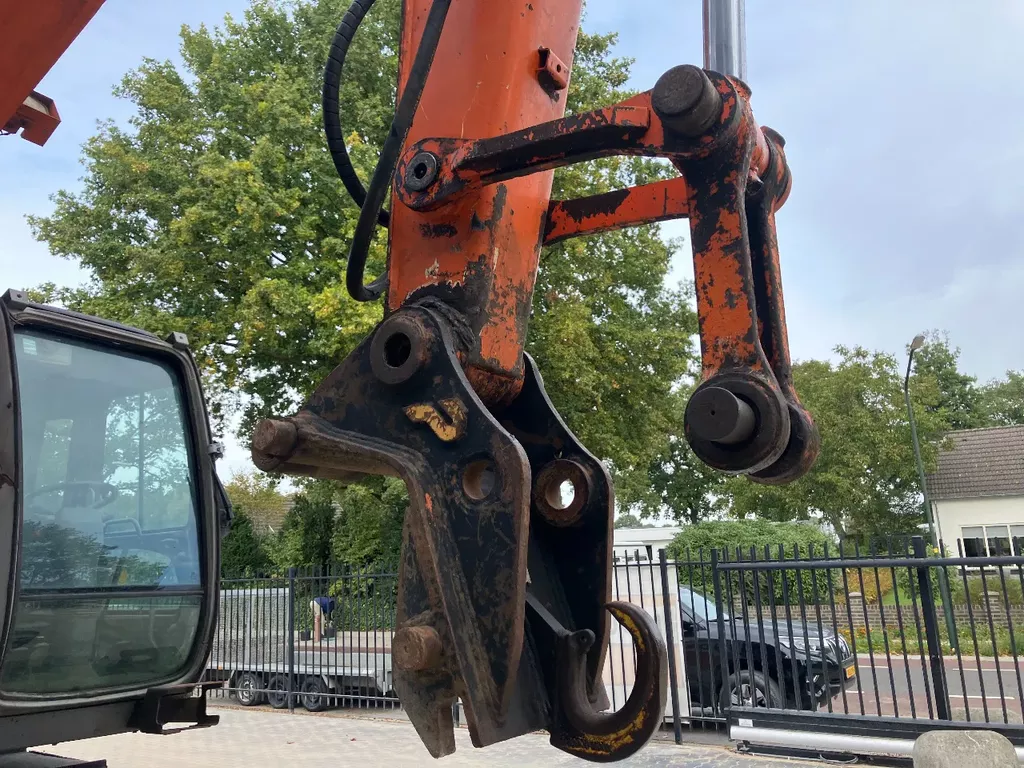 Hitachi ZX130W mobiele kraan/graafmachine Hitachi ZX130W mobiele kraan/graafmachine