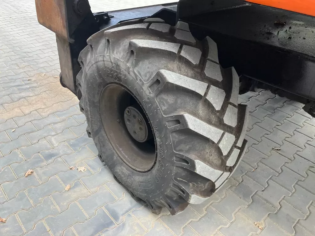 Hitachi ZX130W mobiele kraan/graafmachine Hitachi ZX130W mobiele kraan/graafmachine