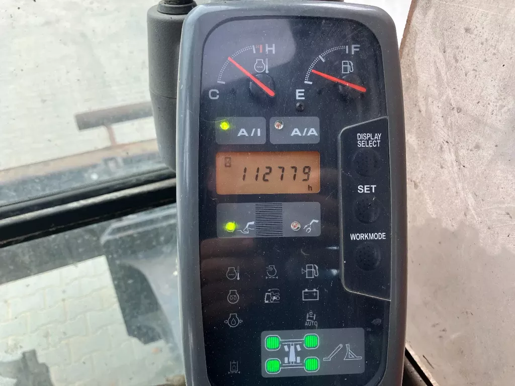 Hitachi ZX130W mobiele kraan/graafmachine Hitachi ZX130W mobiele kraan/graafmachine