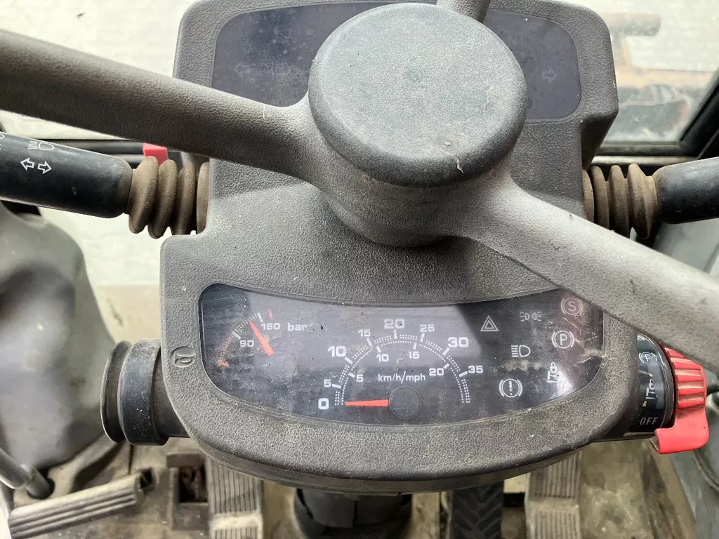 Hitachi ZX130W mobiele kraan/graafmachine Hitachi ZX130W mobiele kraan/graafmachine