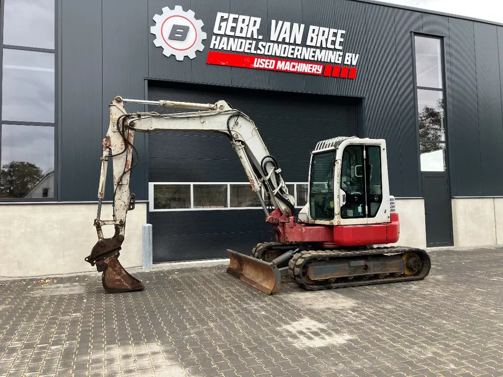 Takeuchi TB80FR midigraver/graafmachine