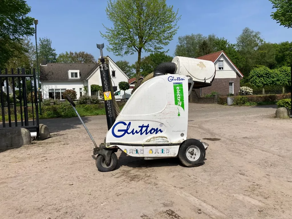 Te koop glutton 2411 elektrische zuigmachine