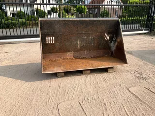 te koop schepbak shovel/verreiker