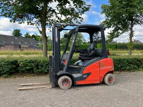 te koop linde H20T-01 heftruck