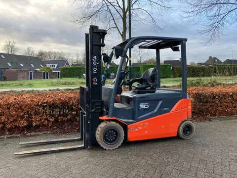 te koop toyota 8FBMT30 elektrische heftruck