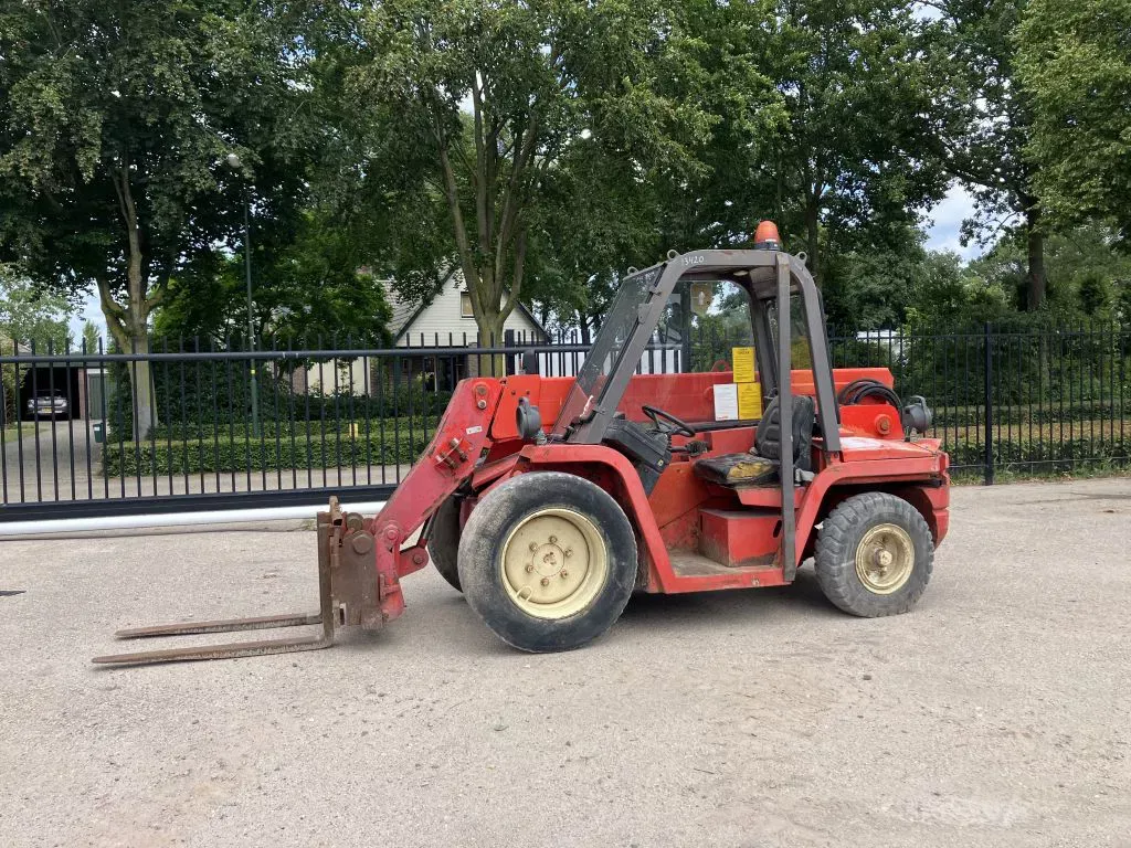 te koop manitou BTI220 verreiker/shovel