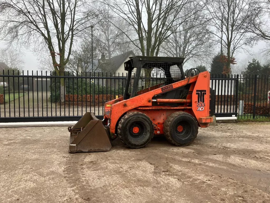 te koop thomas T233 schranklader/shovel/wiellader