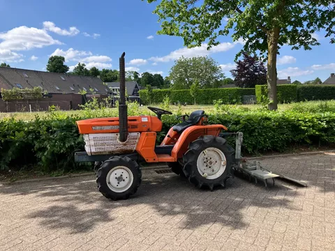 Kubota B1400 minitractor/tractor