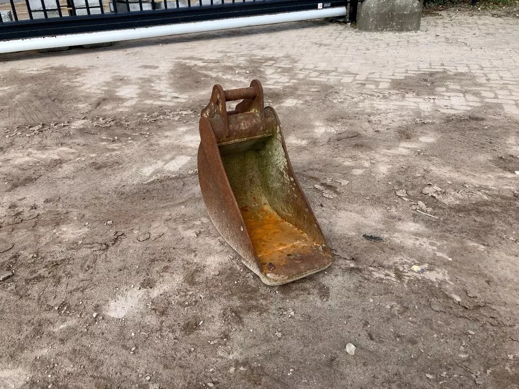 te koop bananenbak/graafbak