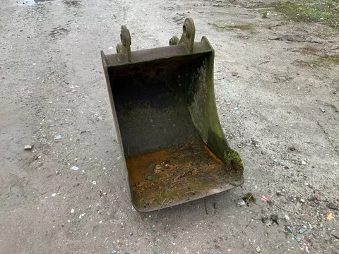 graafbak/ dieplepel