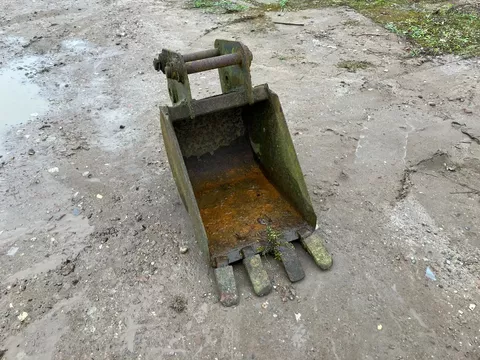 graafbak/ dieplepel