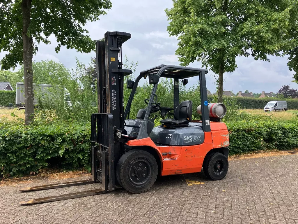 Toyota 02-7FGF30 gas heftruck